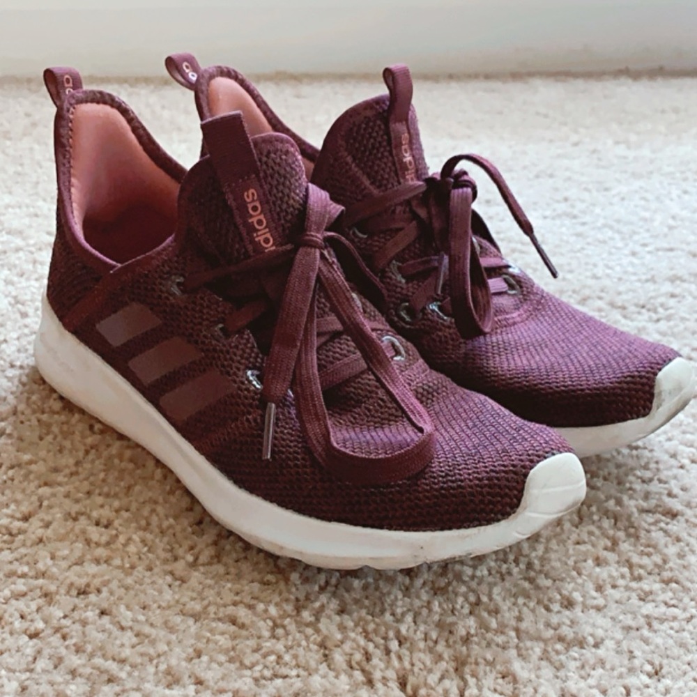 Women’s adidas tennis shoes!